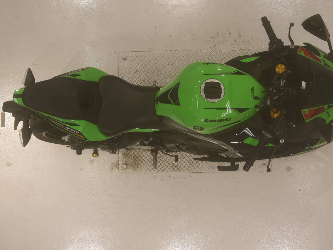 5196] Kawasaki NINJA ZX-25R - ZX250E-A01839