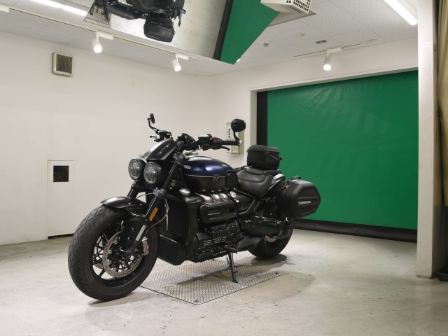 Triumph ROCKET III STORM R — фото 4