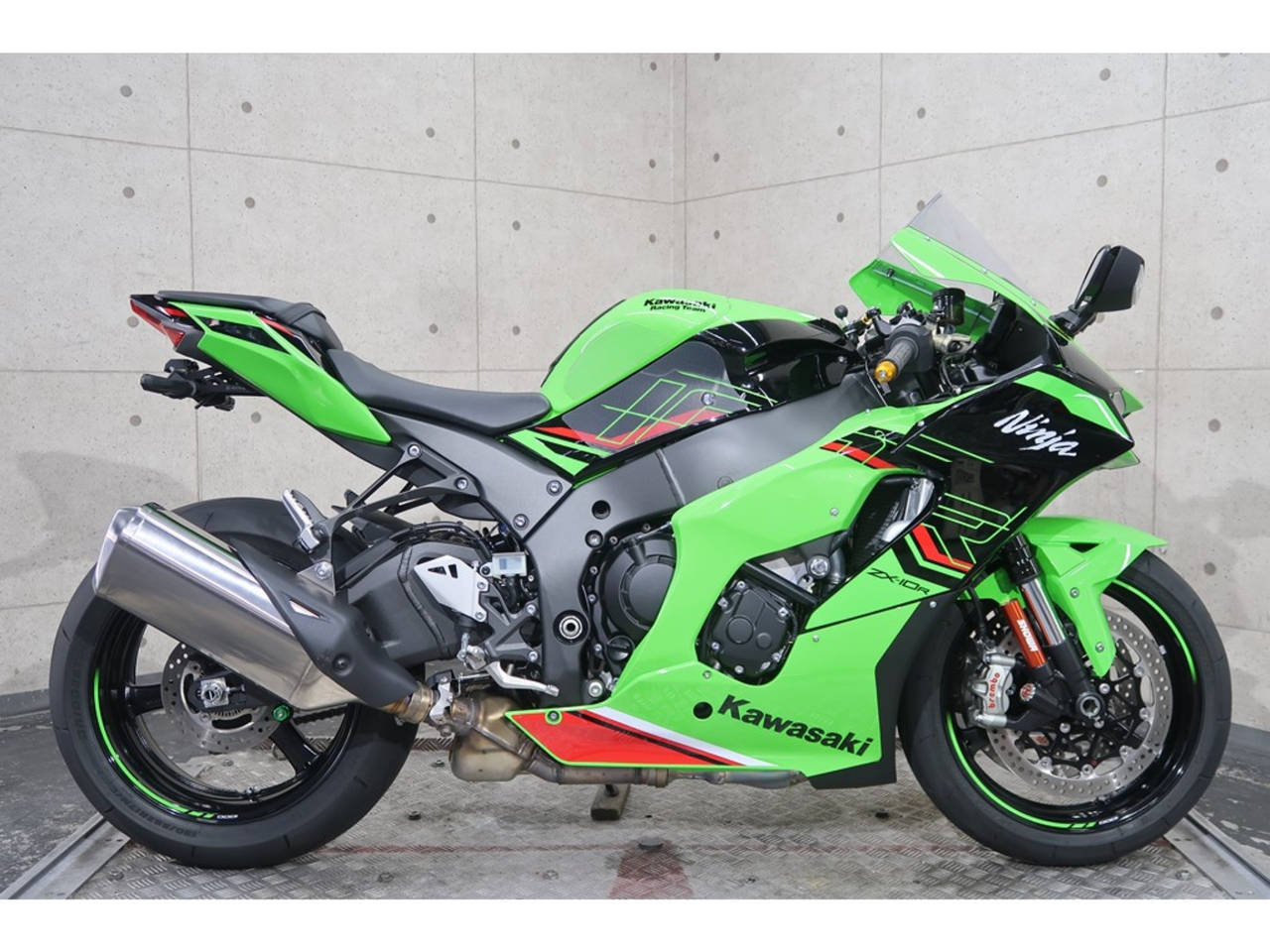 0435] Kawasaki NINJA ZX-10R - ZXT02L-011169