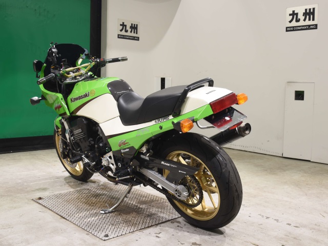 Kawasaki GPZ900R — фото 6