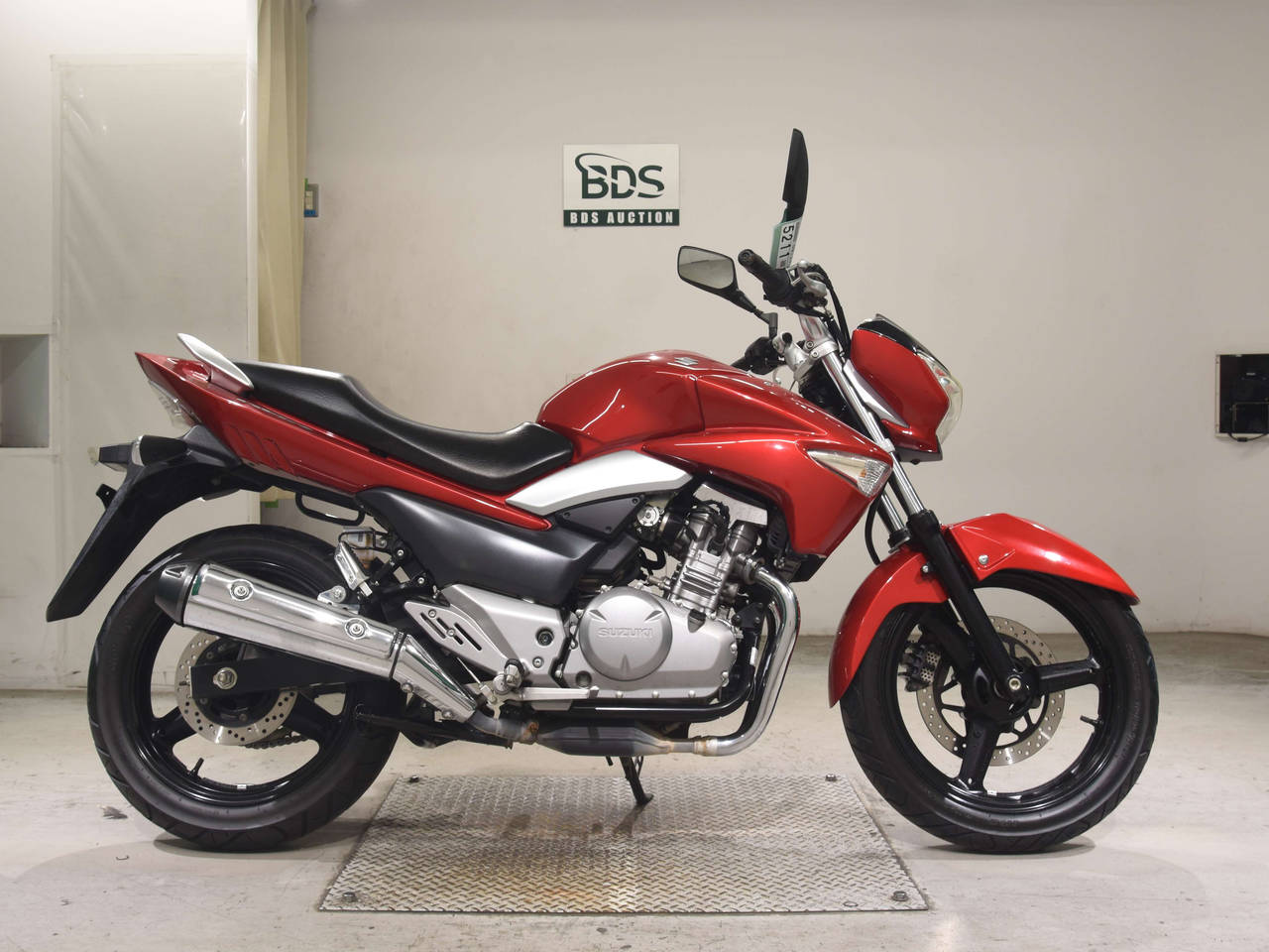 Suzuki GSR250