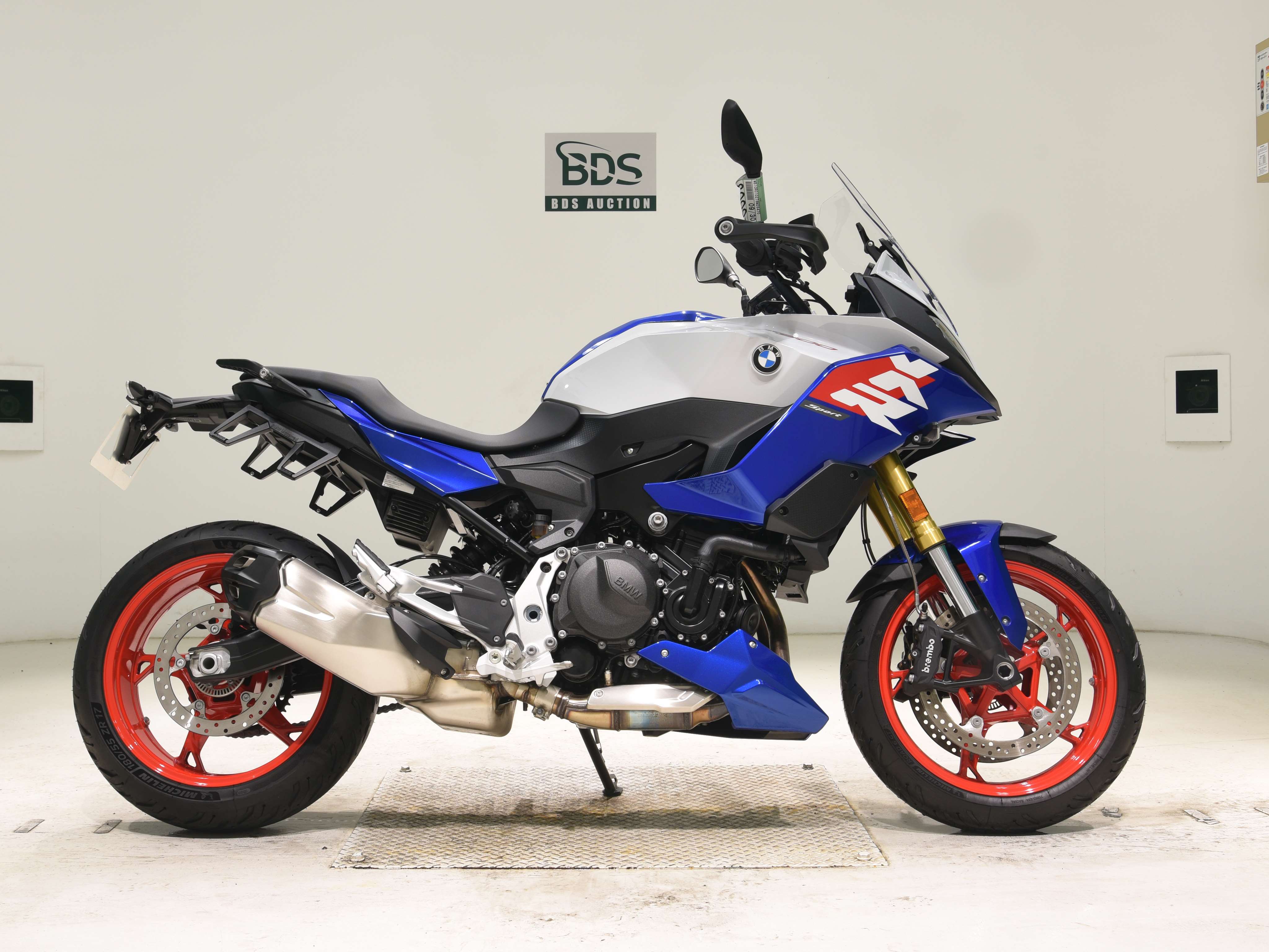 BMW F900XR