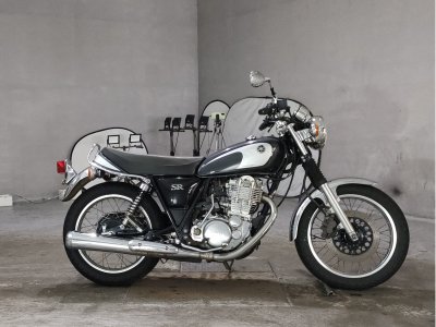 Yamaha SR400
