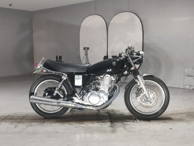 Yamaha SR400