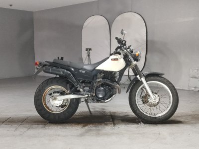 Yamaha TW225