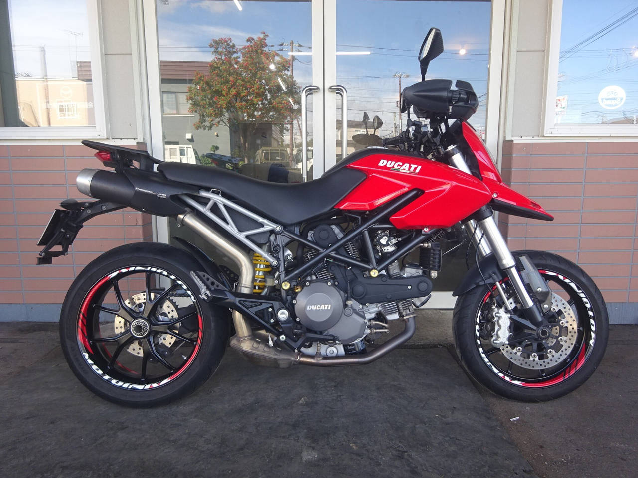 Ducati HYPER MOTARD 796