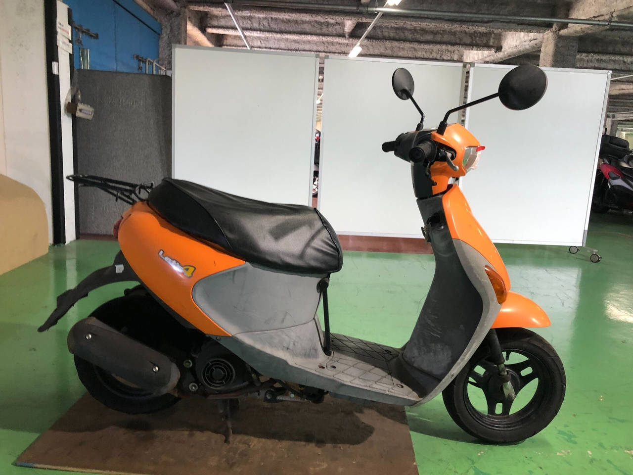 Suzuki LETS4
