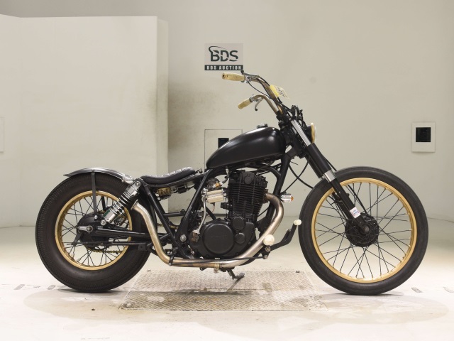 Yamaha SR400