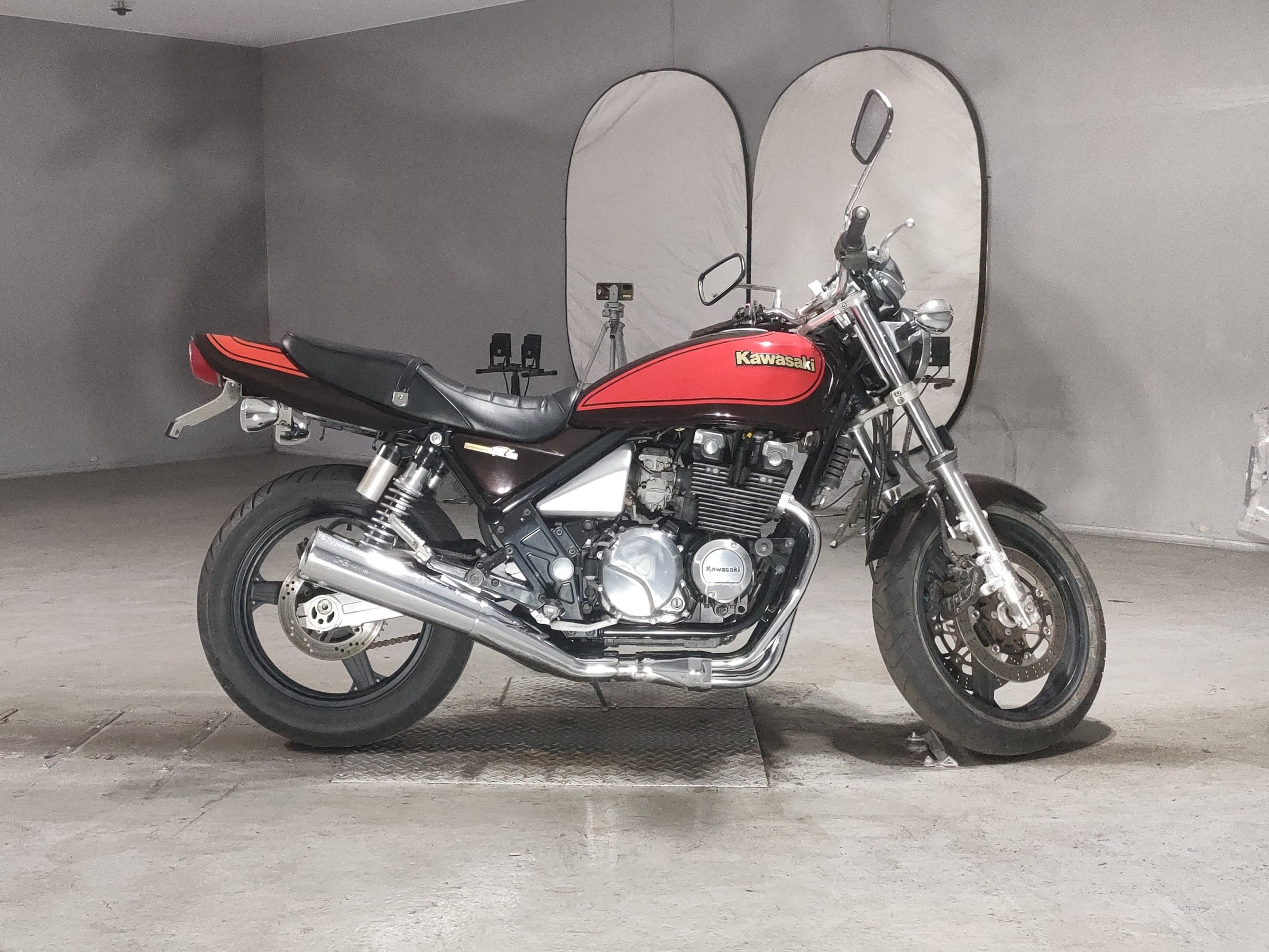 Kawasaki ZEFAR 400