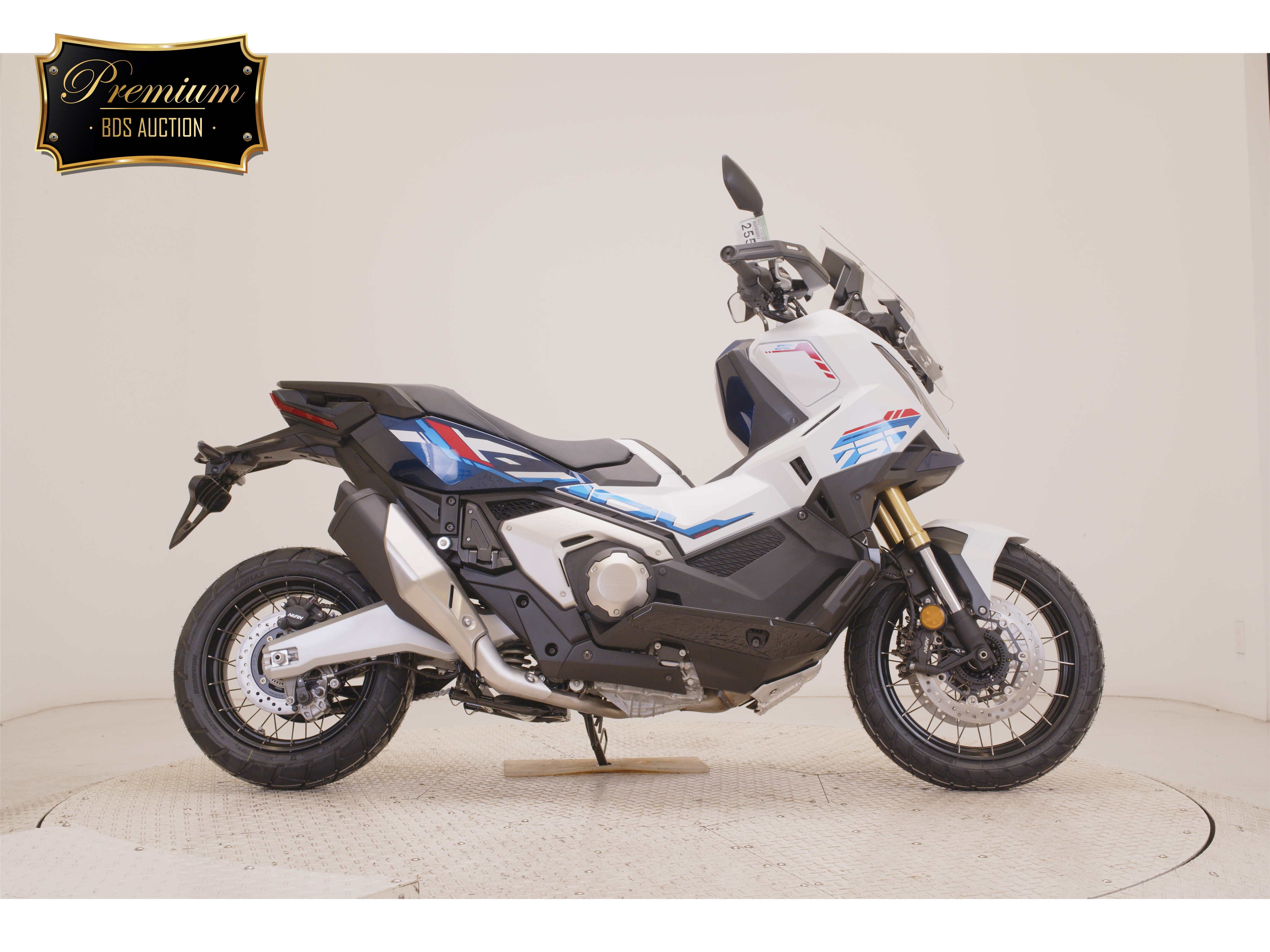 Honda X-ADV750-2