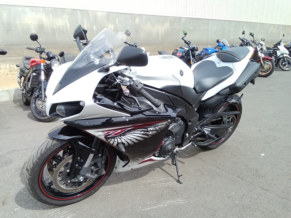 Yamaha YZF-R1 — фото 4