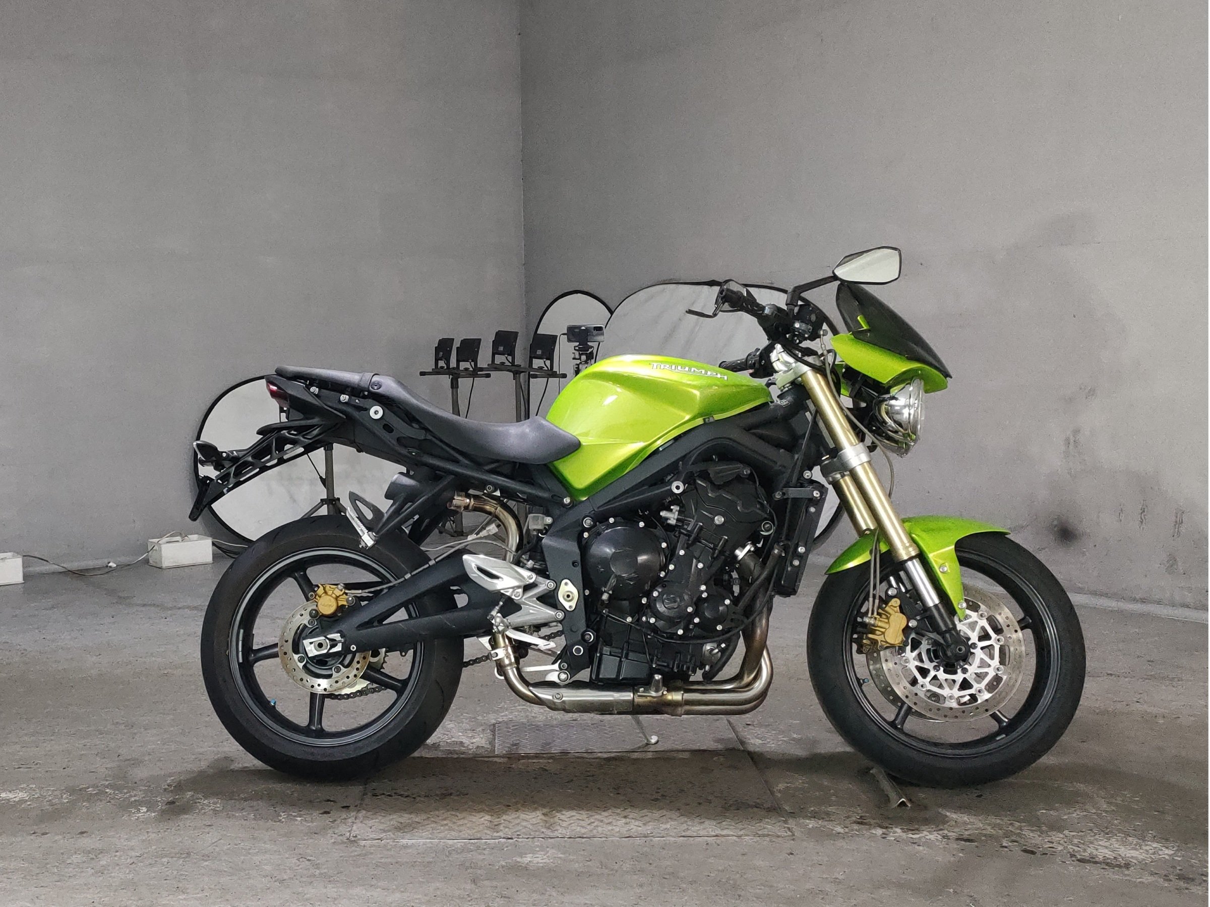 Triumph STREET TRIPLE