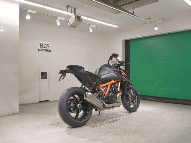 KTM 1390 SUPER DUKE R EVO — фото 5
