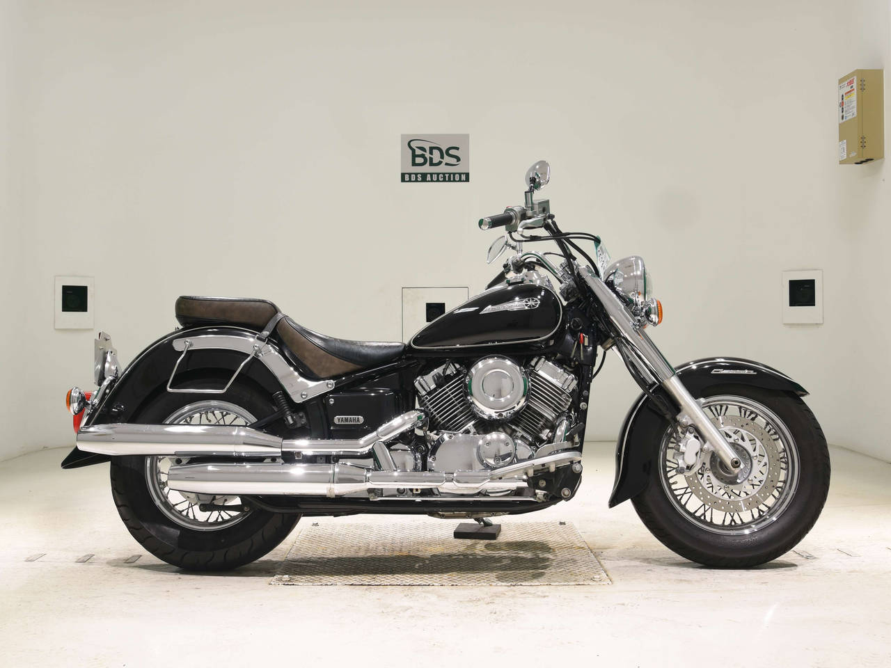 Yamaha DRAGSTAR XVS400 CLASSIC, right