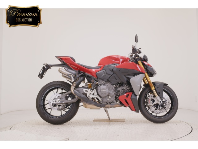 Ducati STREETFIGHTER V2