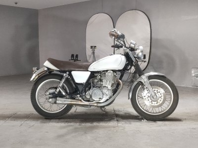 Yamaha SR 400