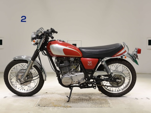 Yamaha SR400 — фото 2