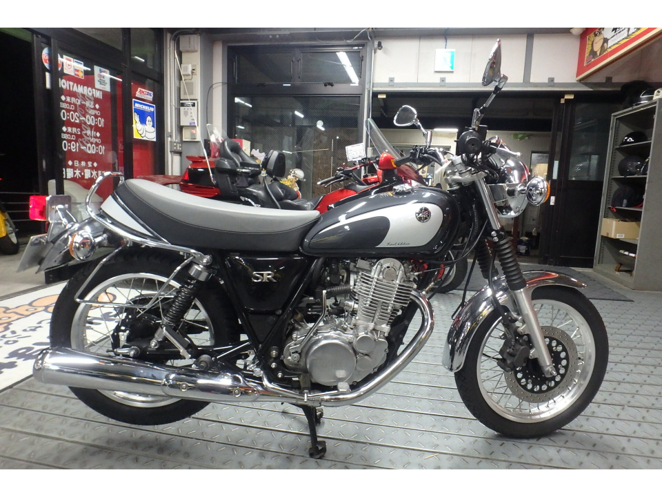 Yamaha SR400