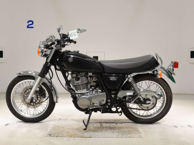 Yamaha SR400 — фото 2