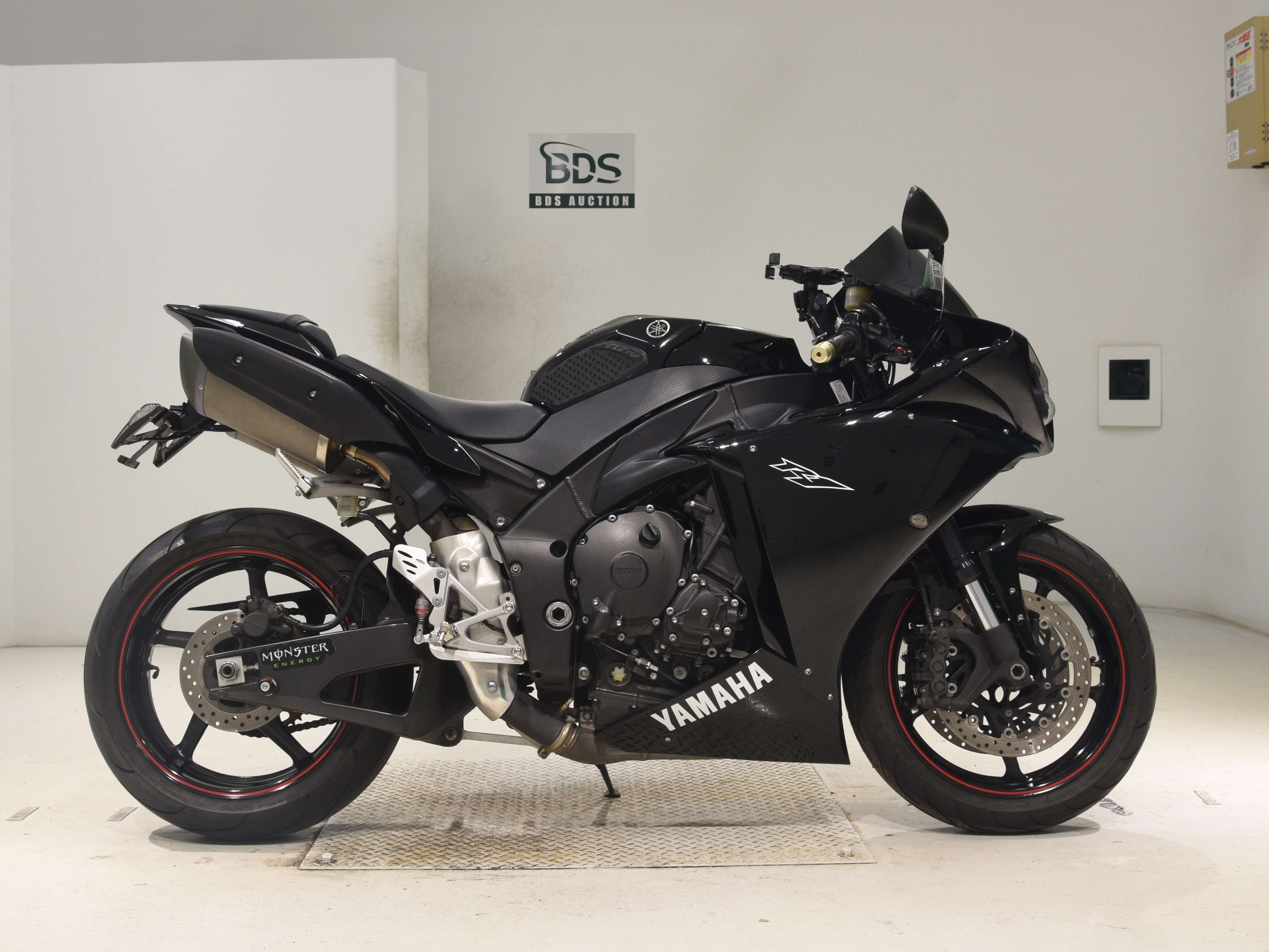 Yamaha YZF-R1
