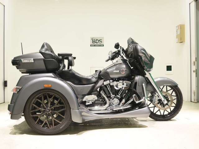 Harley-Davidson ELECTRA GLIDE FLHTCU1870 TRIKE
