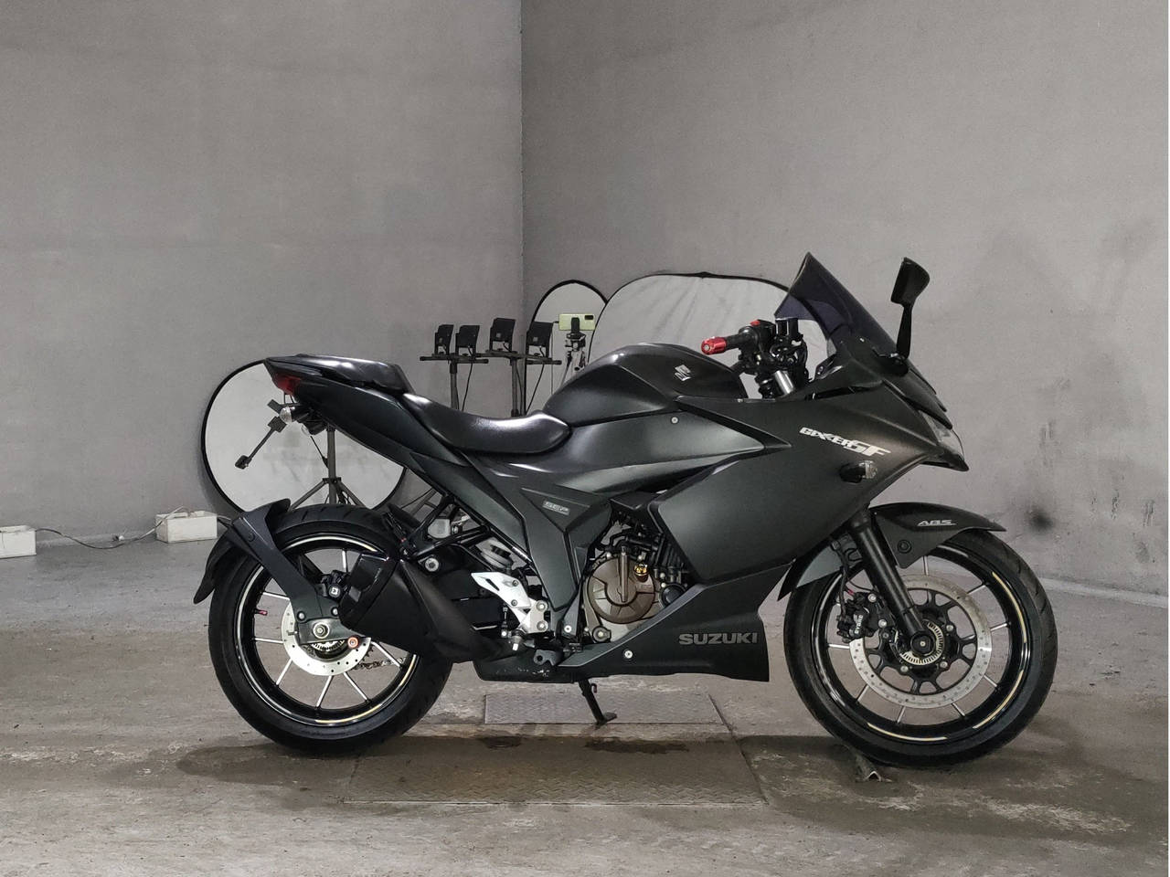 Suzuki GIXXER250SF