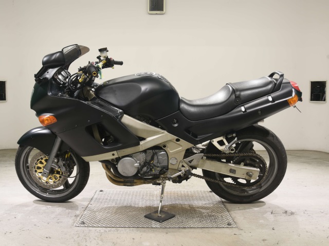 Kawasaki ZZ-R400 — фото 2