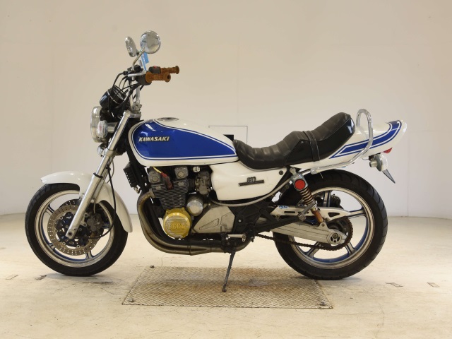 Kawasaki ZEPHYR400 — фото 2