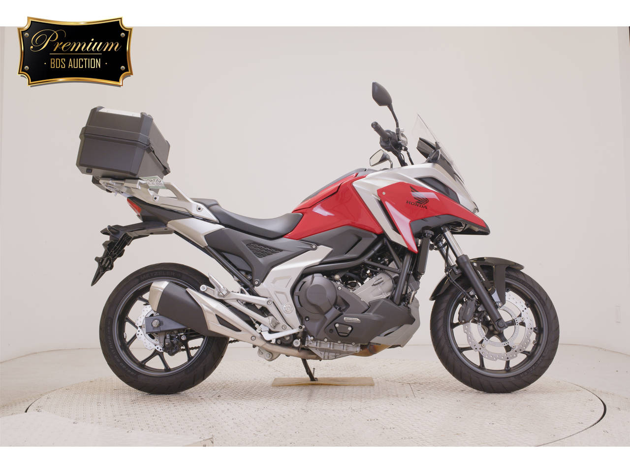 Honda NC750XD, right