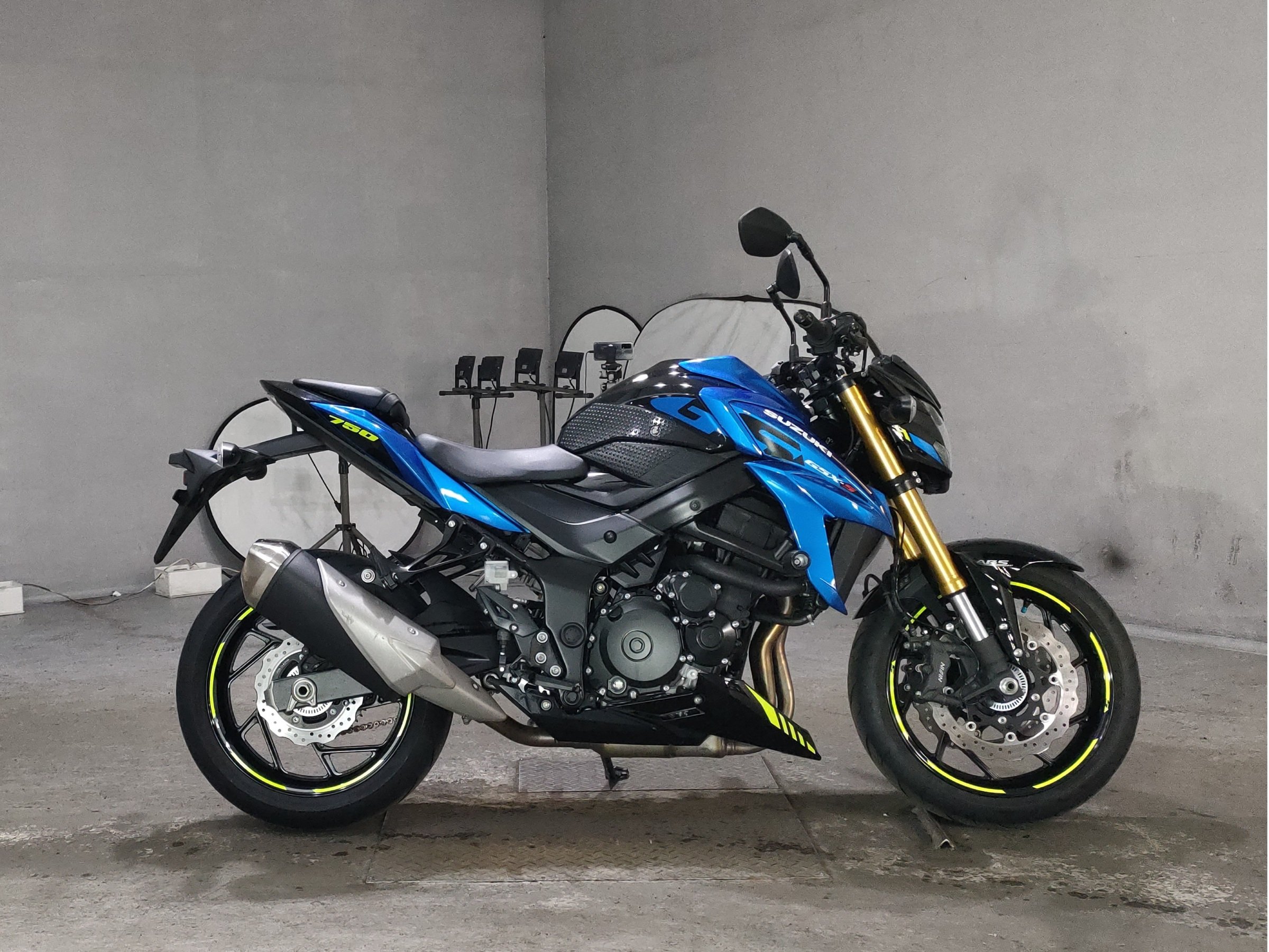 Suzuki GSX-S750