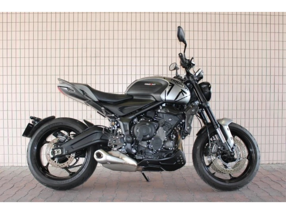 Triumph TRIDENT660