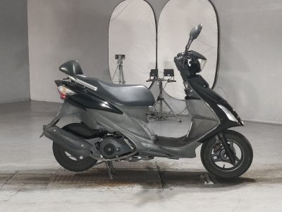 Suzuki V125S