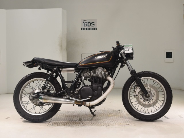 Yamaha SR400