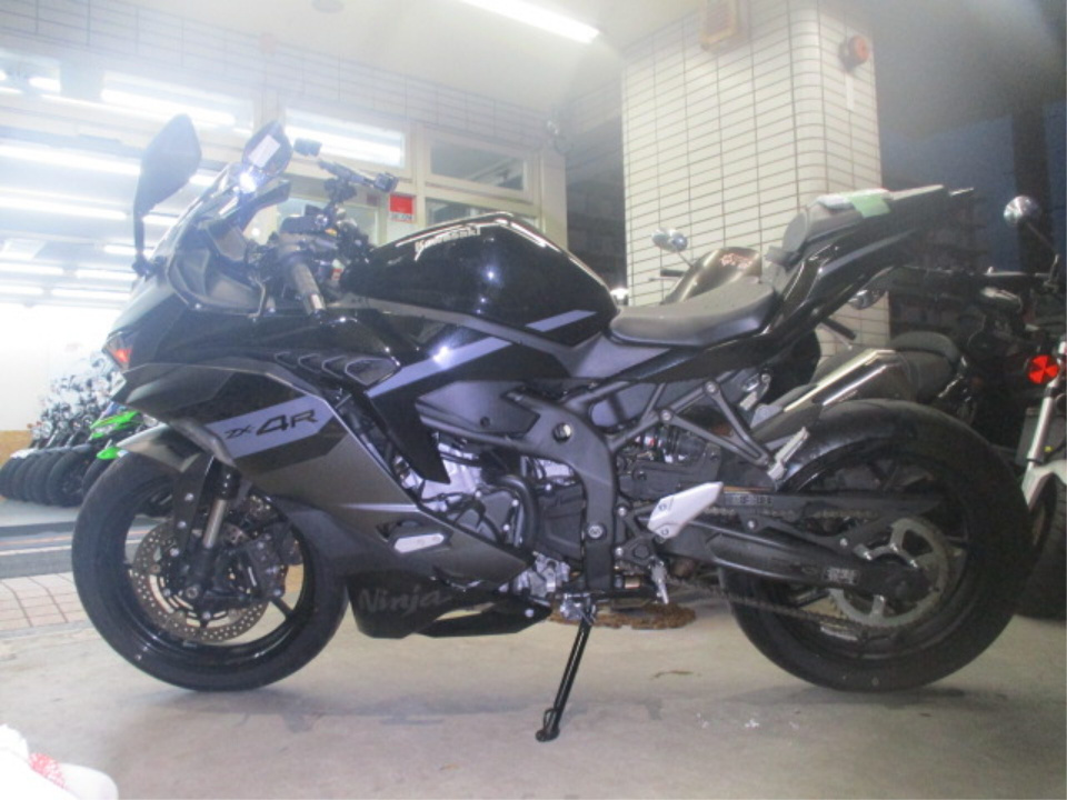 Kawasaki NINJA ZX-4RR — фото 4