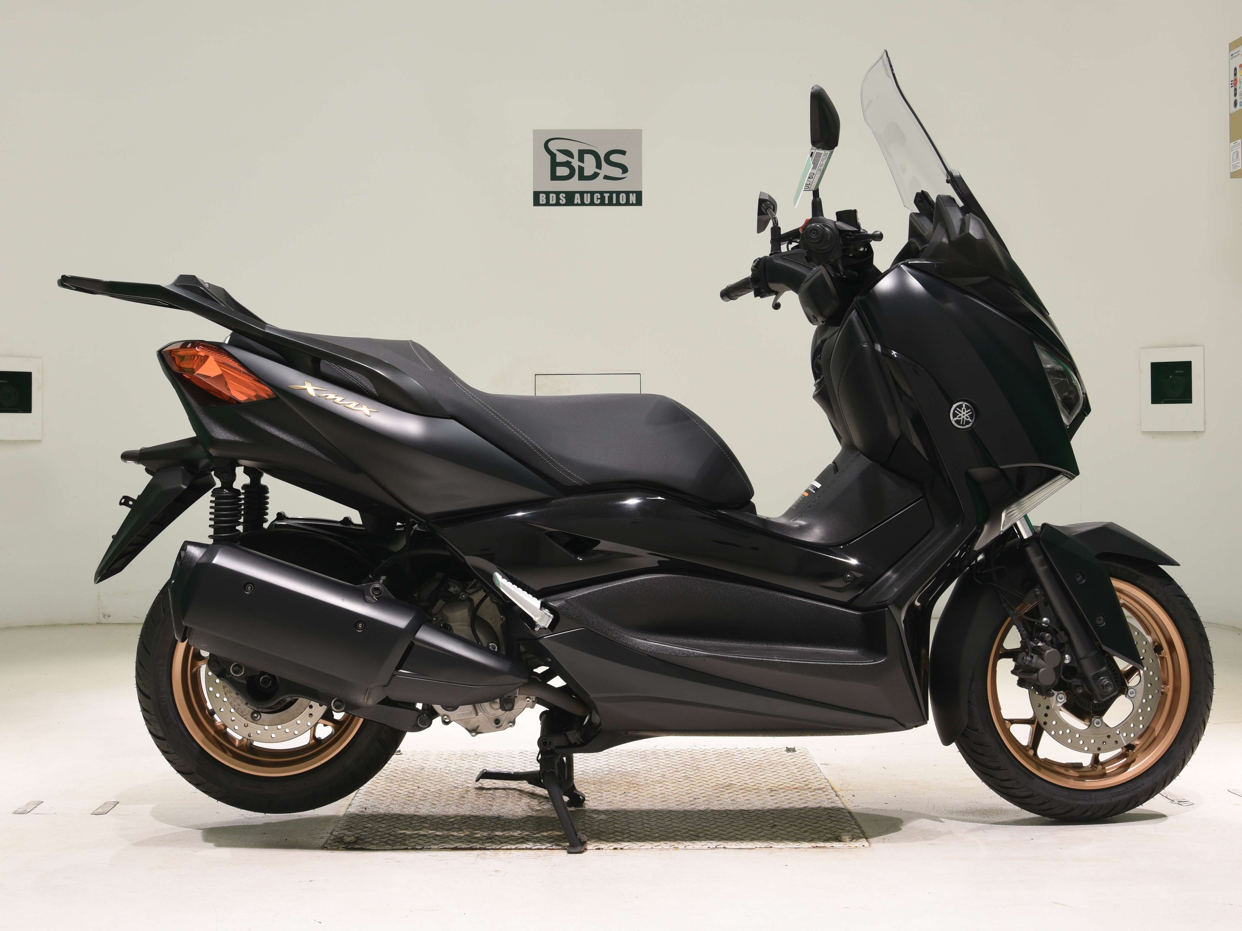 Yamaha X-MAX250-2