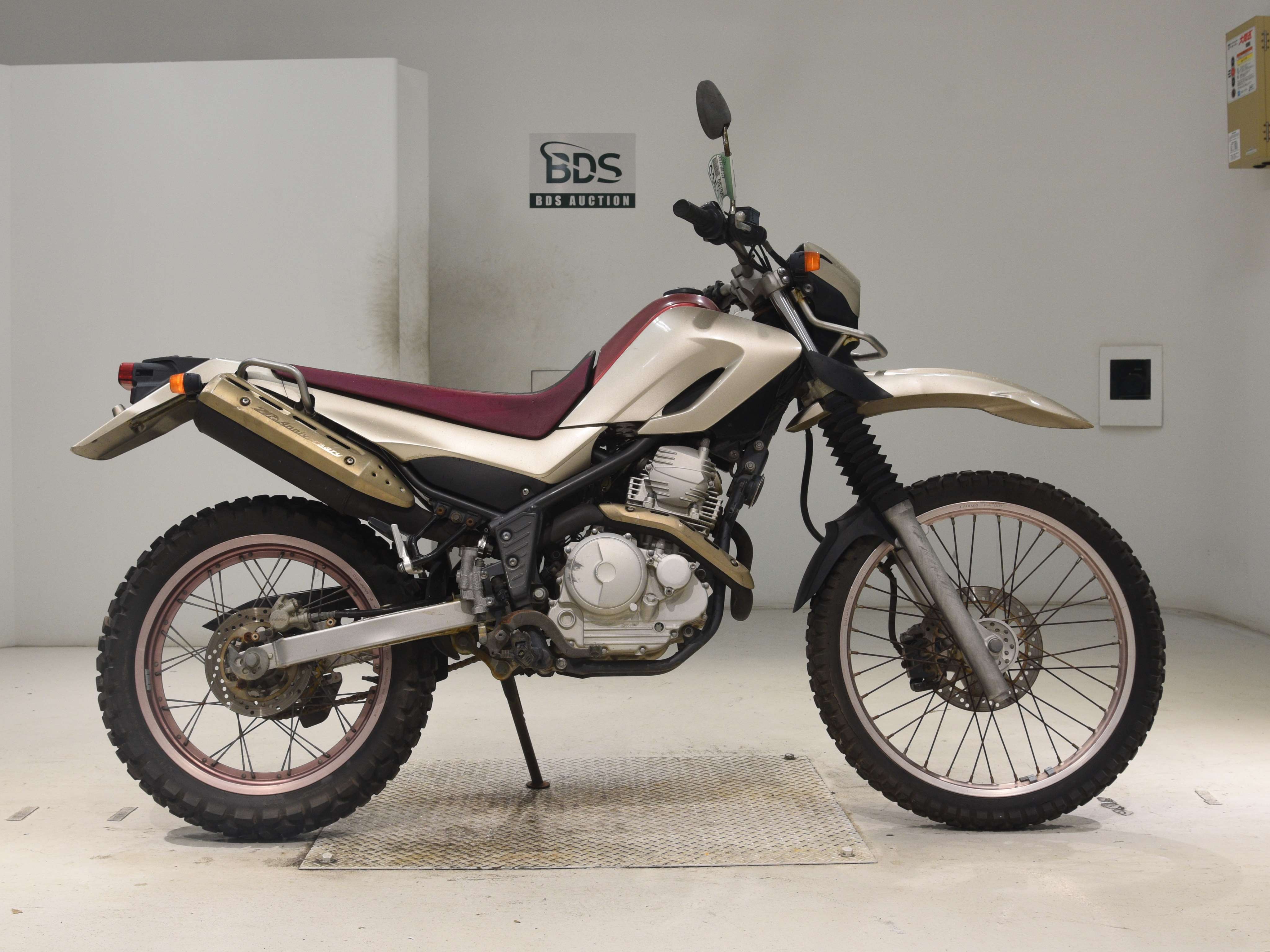 Yamaha SEROW XT250