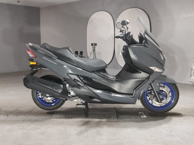 Suzuki BERGMAN 400