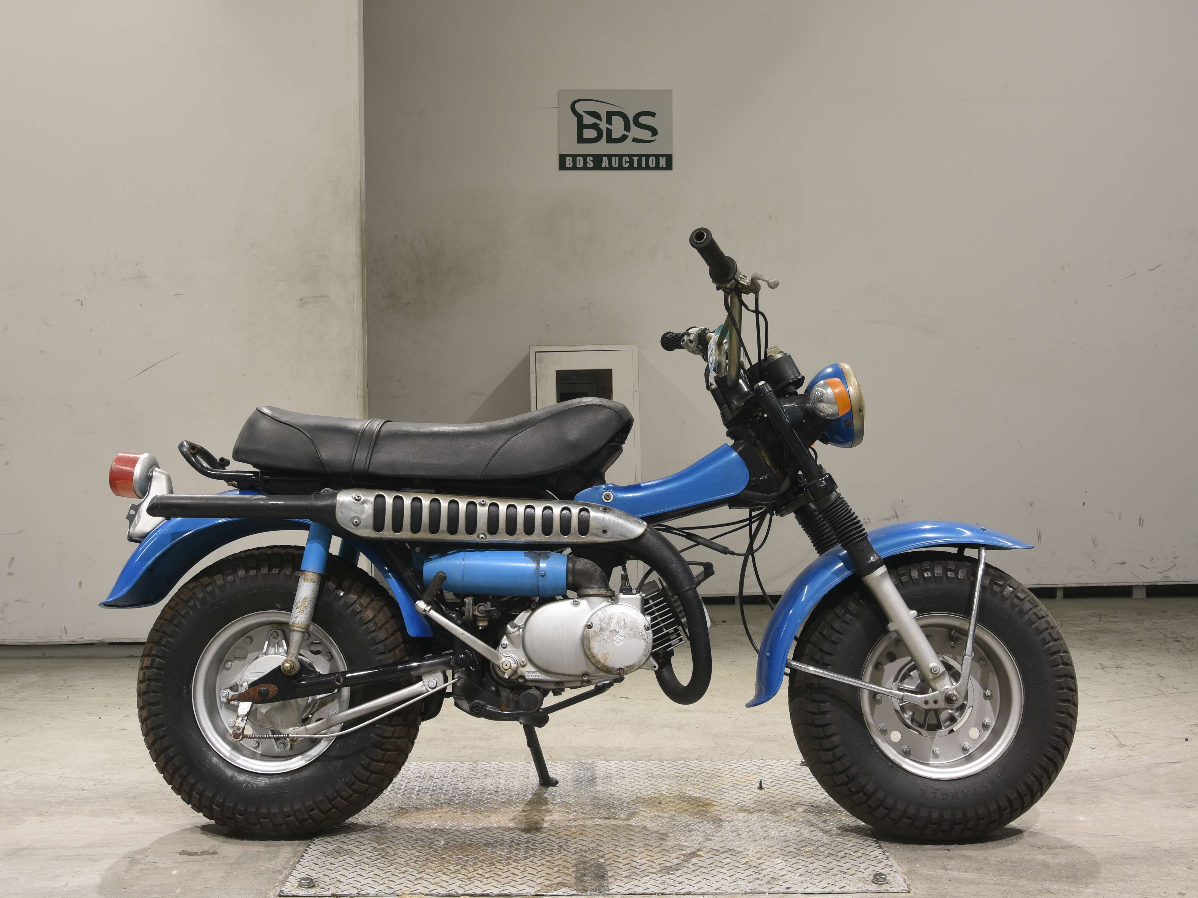 Suzuki RV90