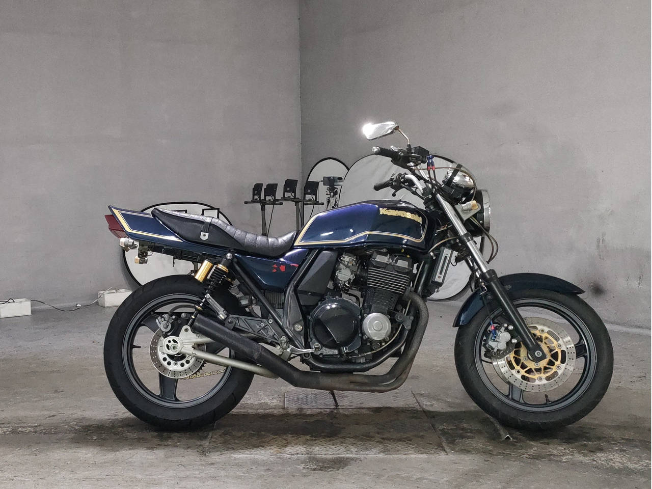 Kawasaki ZRX400