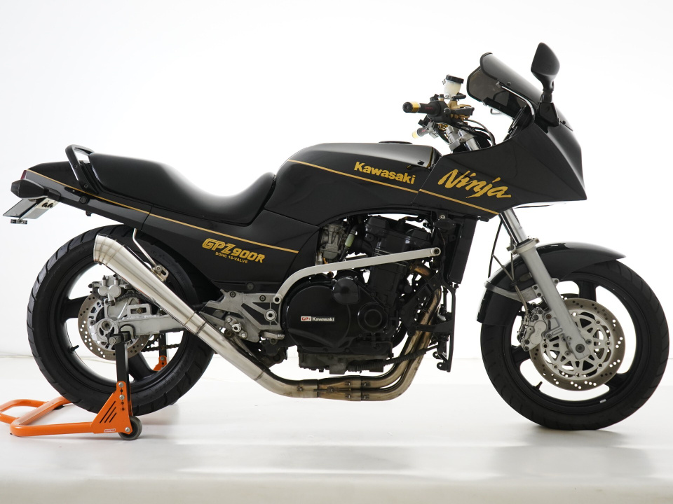 Kawasaki GPZ900R