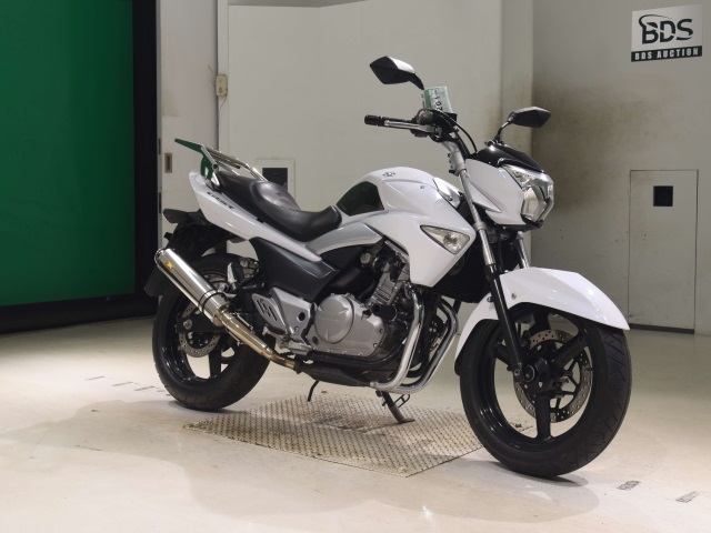 Suzuki GSR250 — фото 3