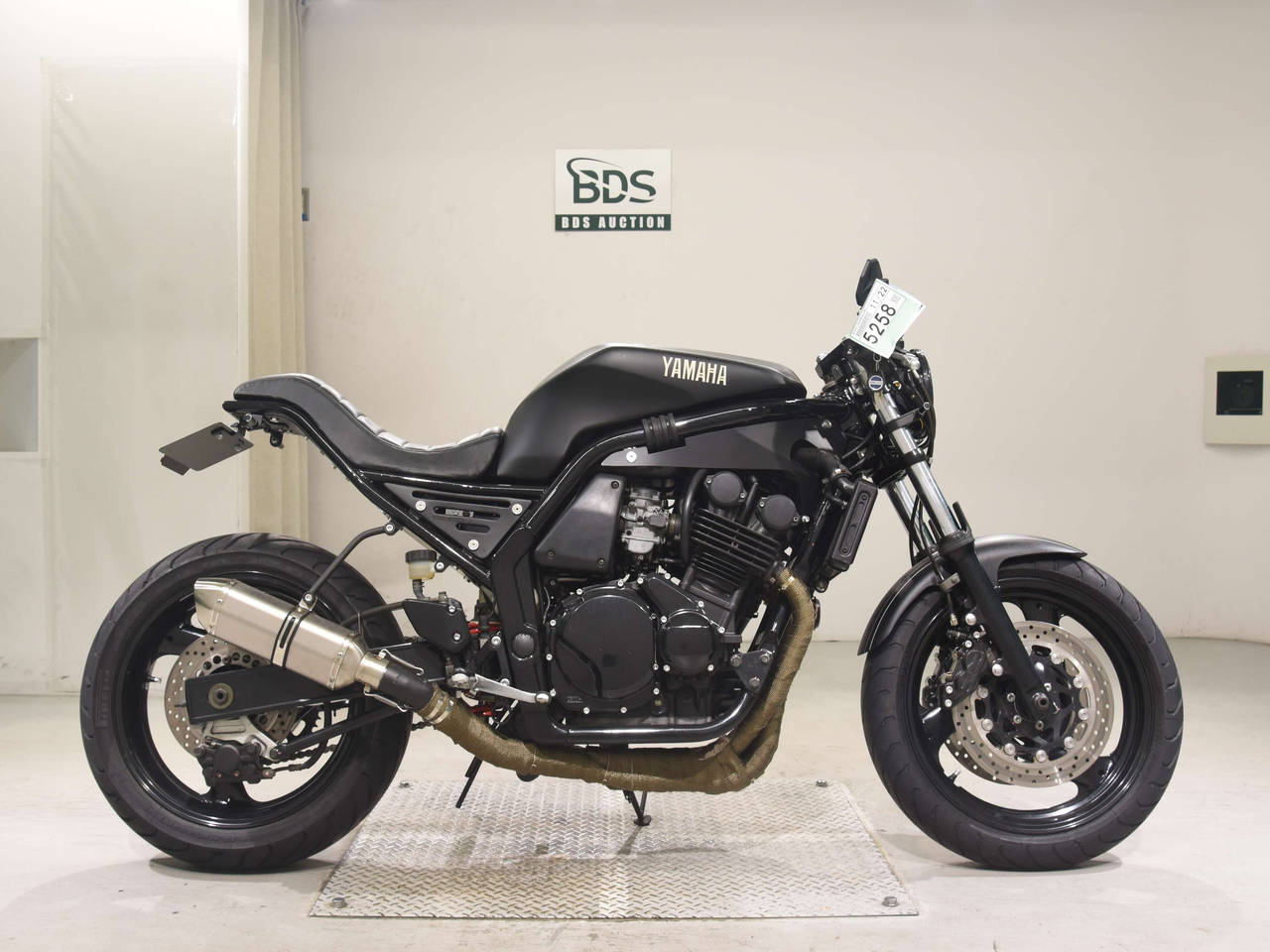 5258] Yamaha FZ400 - 4YR-008318