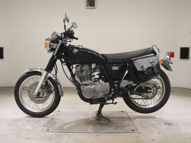 Yamaha SR400 — фото 2