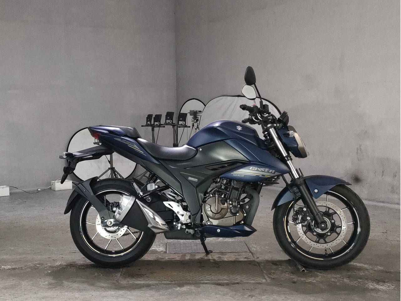 Suzuki GIXXER250