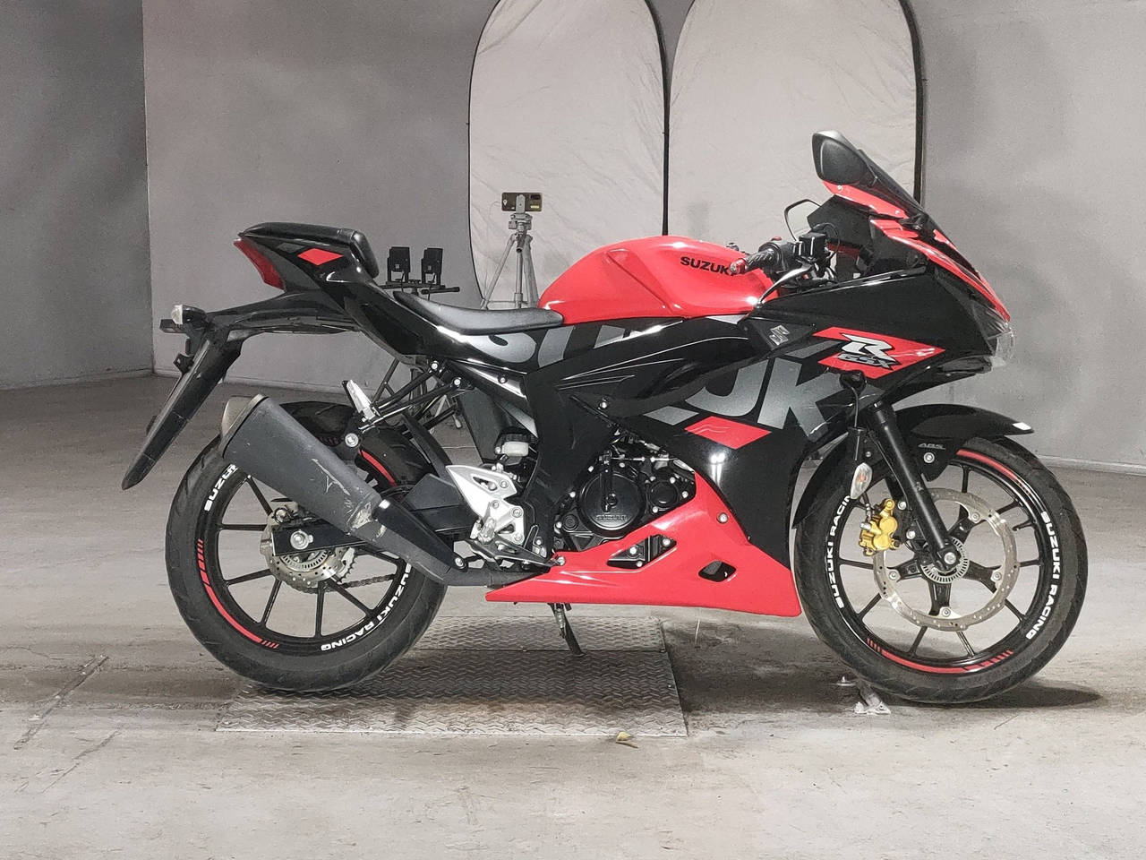 Suzuki GSX-R125, Foto 1