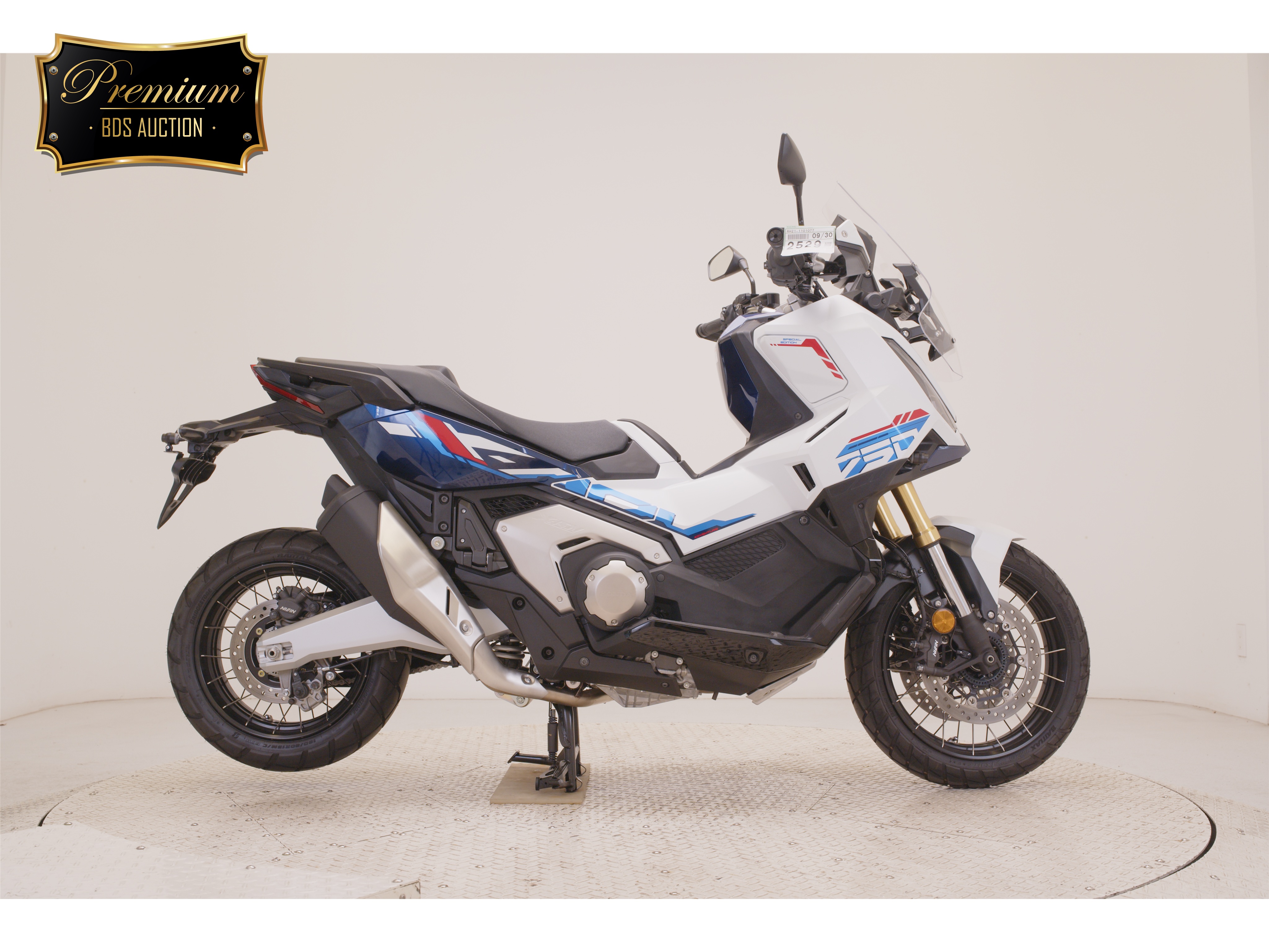 Honda X-ADV750-2