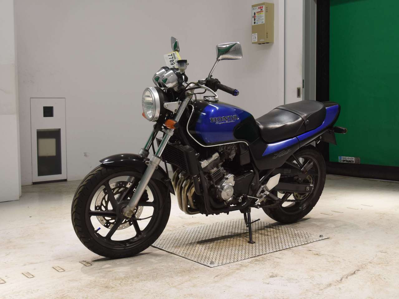7789] Honda JADE CB250 - MC23-1100253
