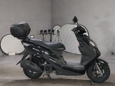 Suzuki SWISH