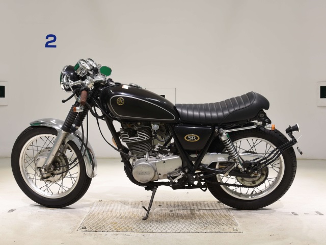 Yamaha SR400-2 — фото 2