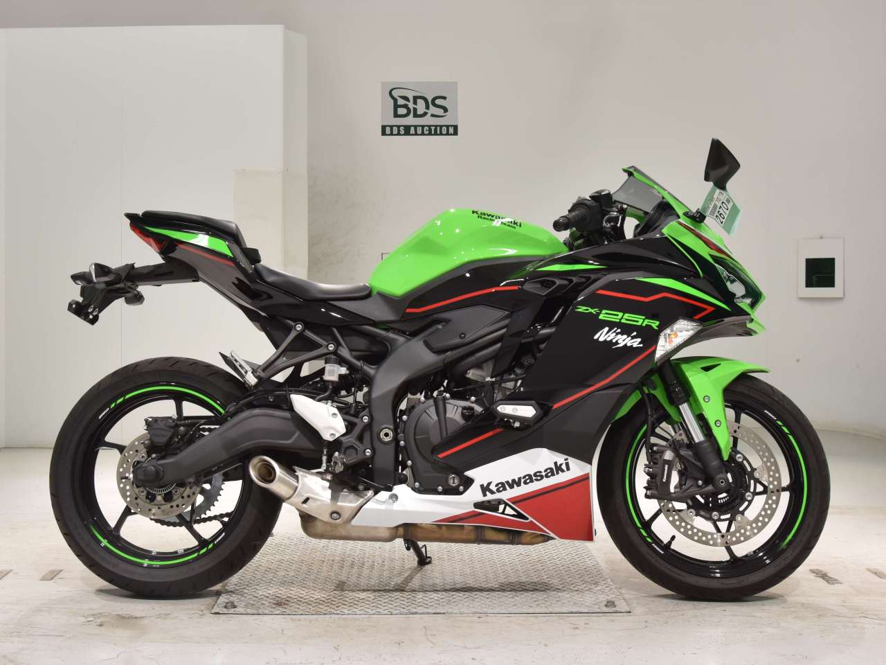 2670] Kawasaki NINJA ZX-25R - ZX250E-A19824